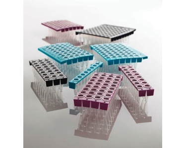 Bild 1 von FrameStar® 96-Well PCR-Platten semi-skirted, low profile, perforiert  / (Rahmenfarbe) Weiß