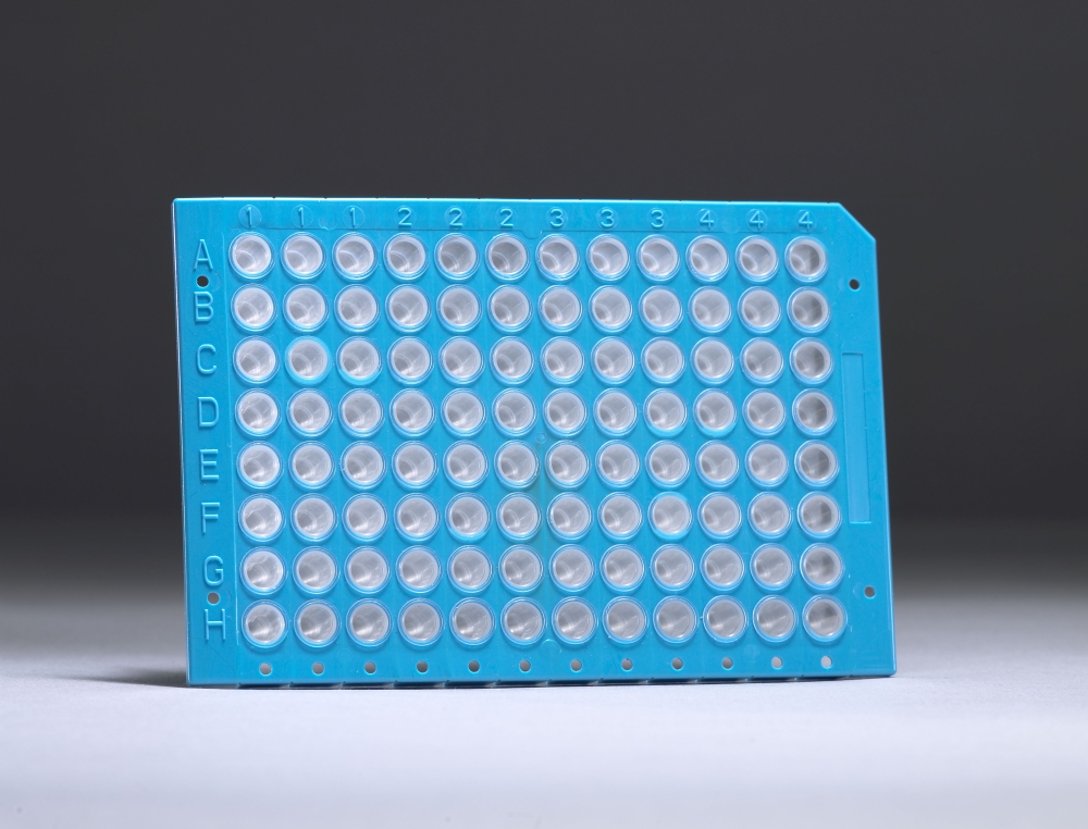 Bild 1 von FrameStar® 96-Well PCR-Platten semi-skirted, low profile, perforiert  / (Rahmenfarbe) Blau